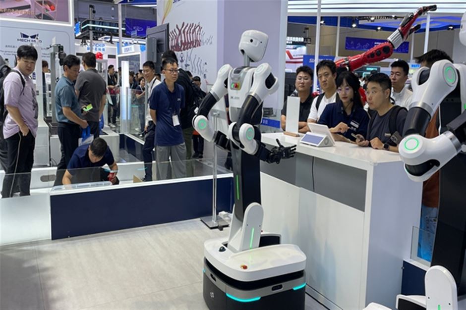 10米/秒！中国自研人形机器人“Bolt”刷新全球最快奔跑纪录